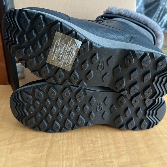 Ugg Women’s Adidonrack lll Snow Boot. - Picture 7 of 7